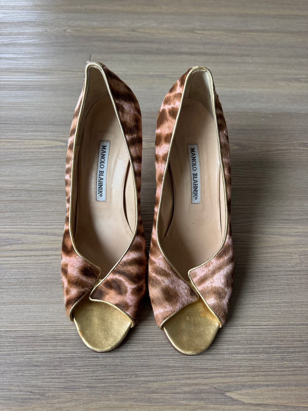 Manolo Blahnik Leopard Print Calf Hair Pointed Toe Heel (39.5)